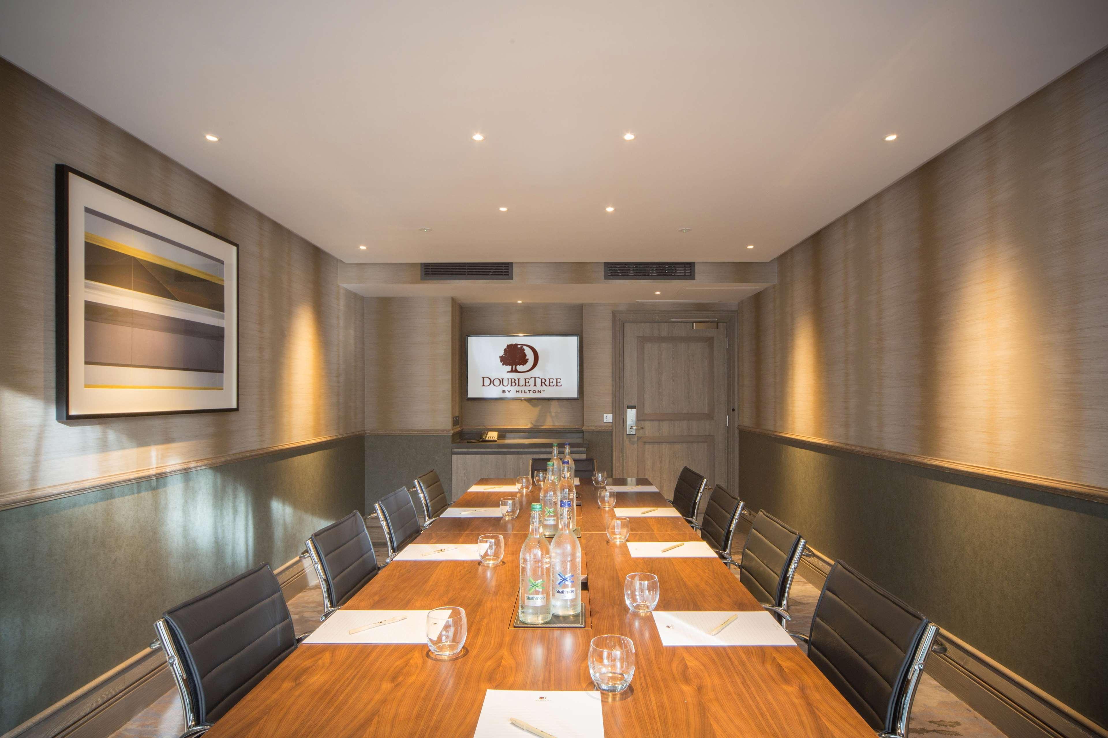 Doubletree By Hilton London Kingston Upon Thames Hotel Kingston upon Thames  Exterior foto
