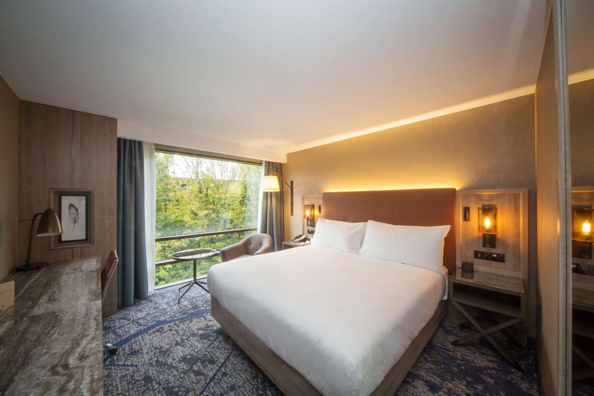 Doubletree By Hilton London Kingston Upon Thames Hotel Kingston upon Thames  Exterior foto