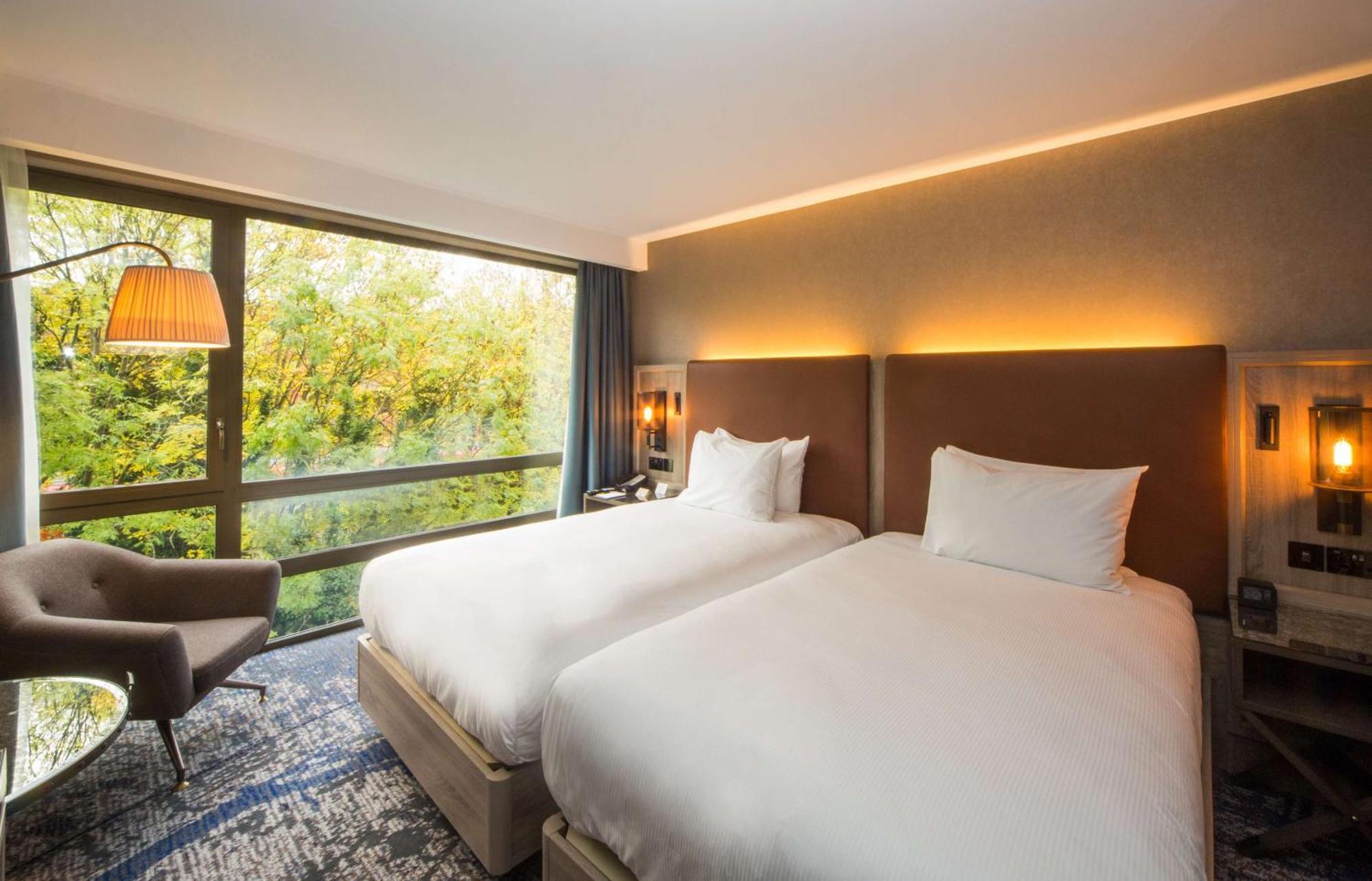 Doubletree By Hilton London Kingston Upon Thames Hotel Kingston upon Thames  Exterior foto